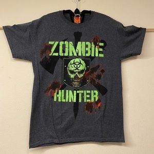 Zombie Hunter Men's T-Shirt Glow In The Dark Size Medium Bloody Skull Pre-Owned.